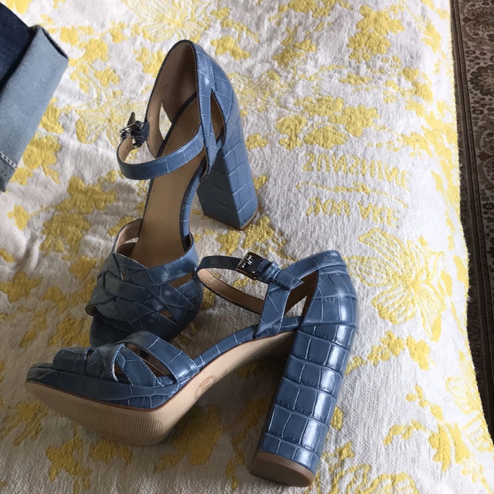 Michael Kors , blue croc leather platform shoes! - Picture 3 of 4